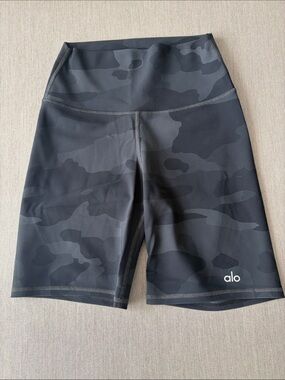ALO Yoga Black and Charcoal Camo Bike Shorts